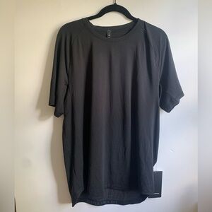 Lulu Lemon Men’s XL athletic Tee